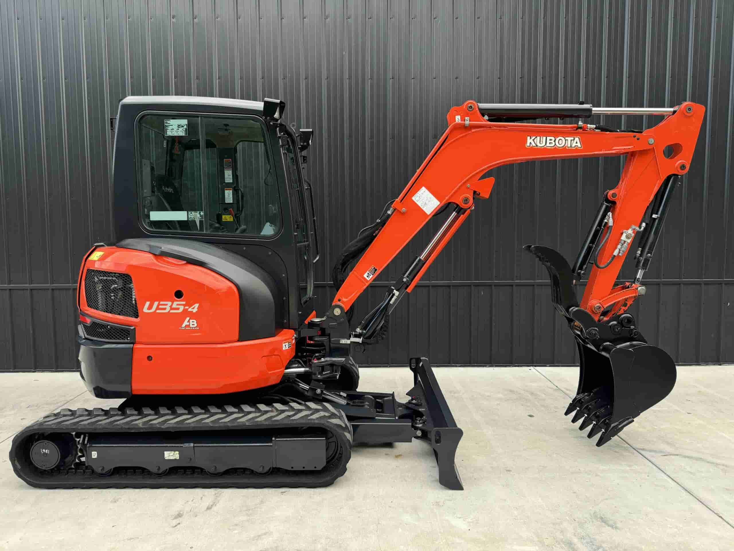 2019 KUBOTA U35-4
